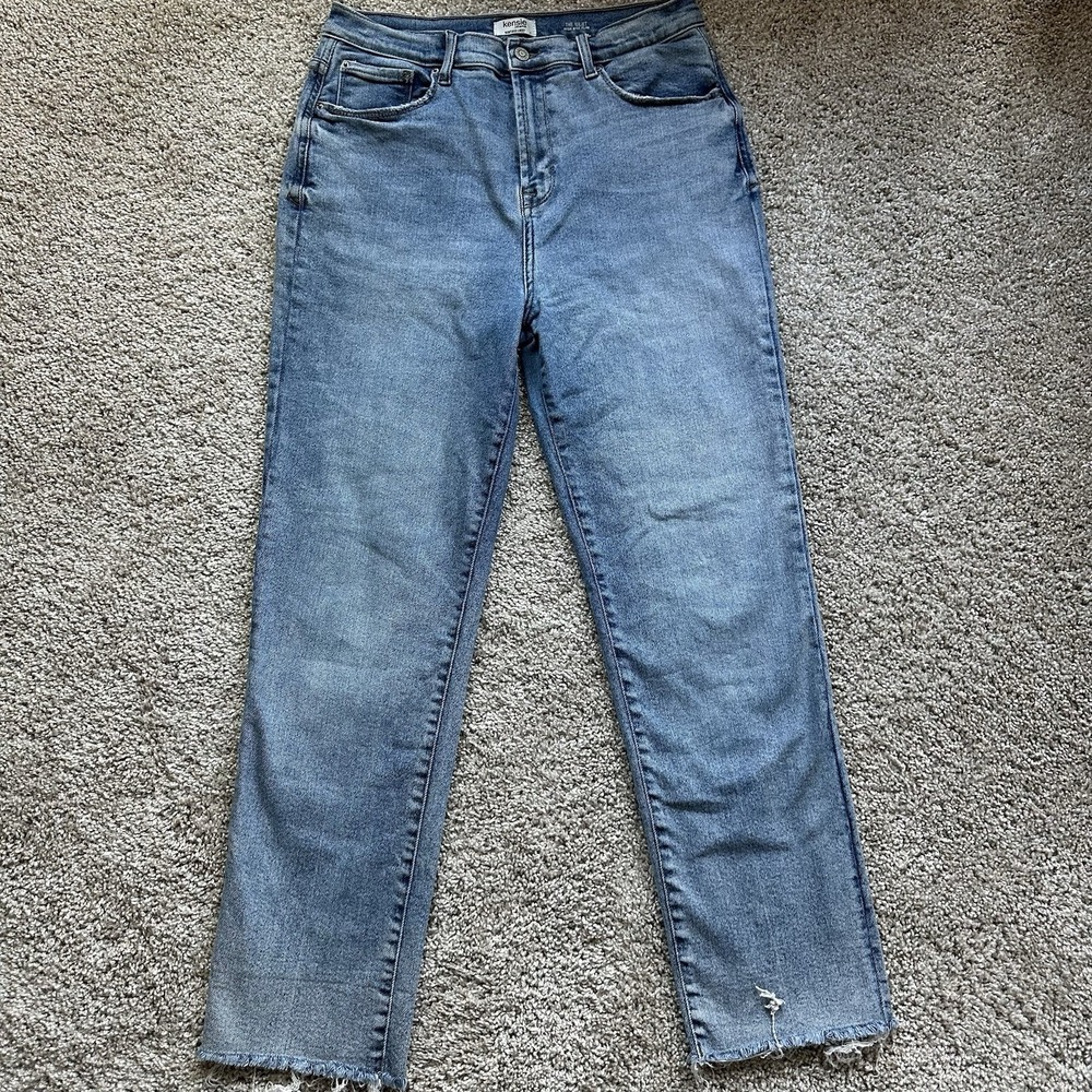 Kensie Women's Vintage Luxe Light Wash High Rise Slim Distressed Jeans Sz 12